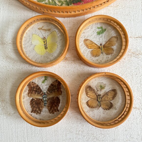 Vintage Round Bamboo Decorative Tray and Coaster Set with Butterflies and leaves - Picture 4 of 8